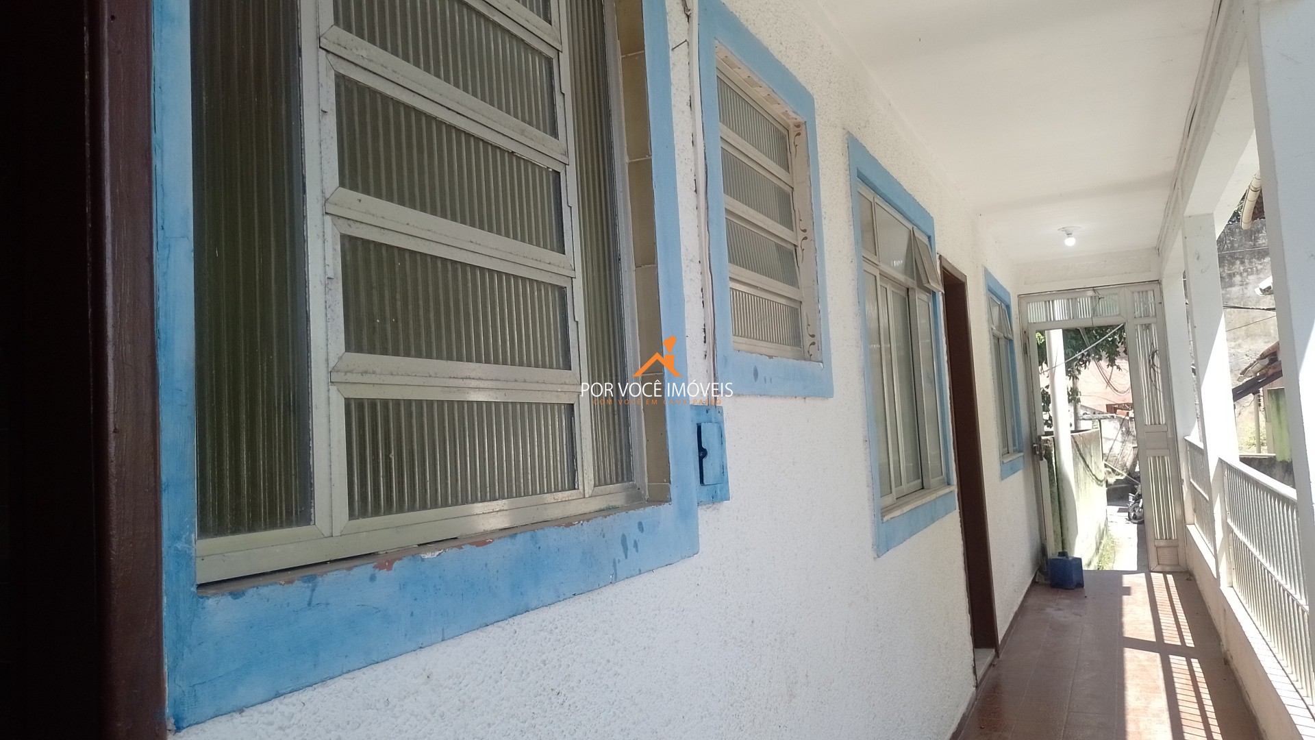 Casas na praia com vista para o mar