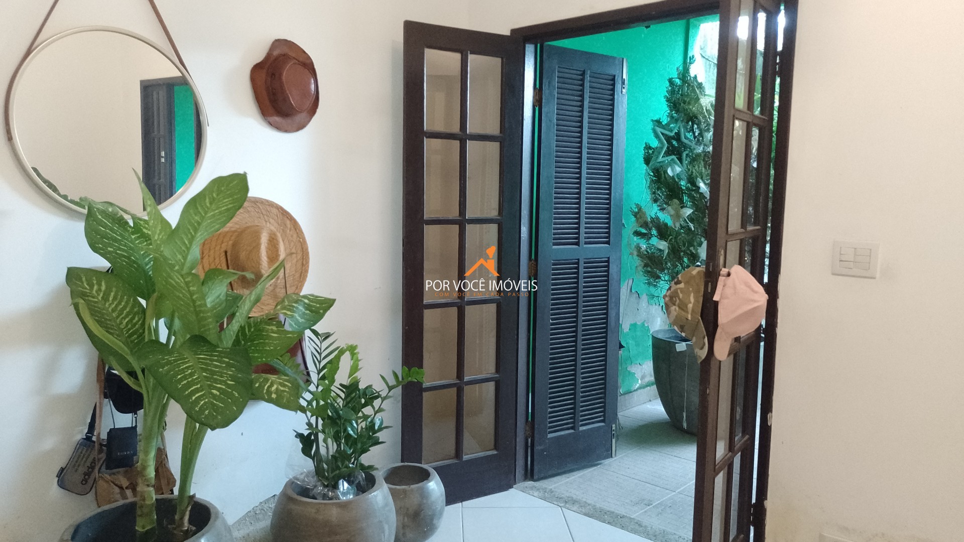 Casa com 2 quartos, duplex, com garagem para 2 carros