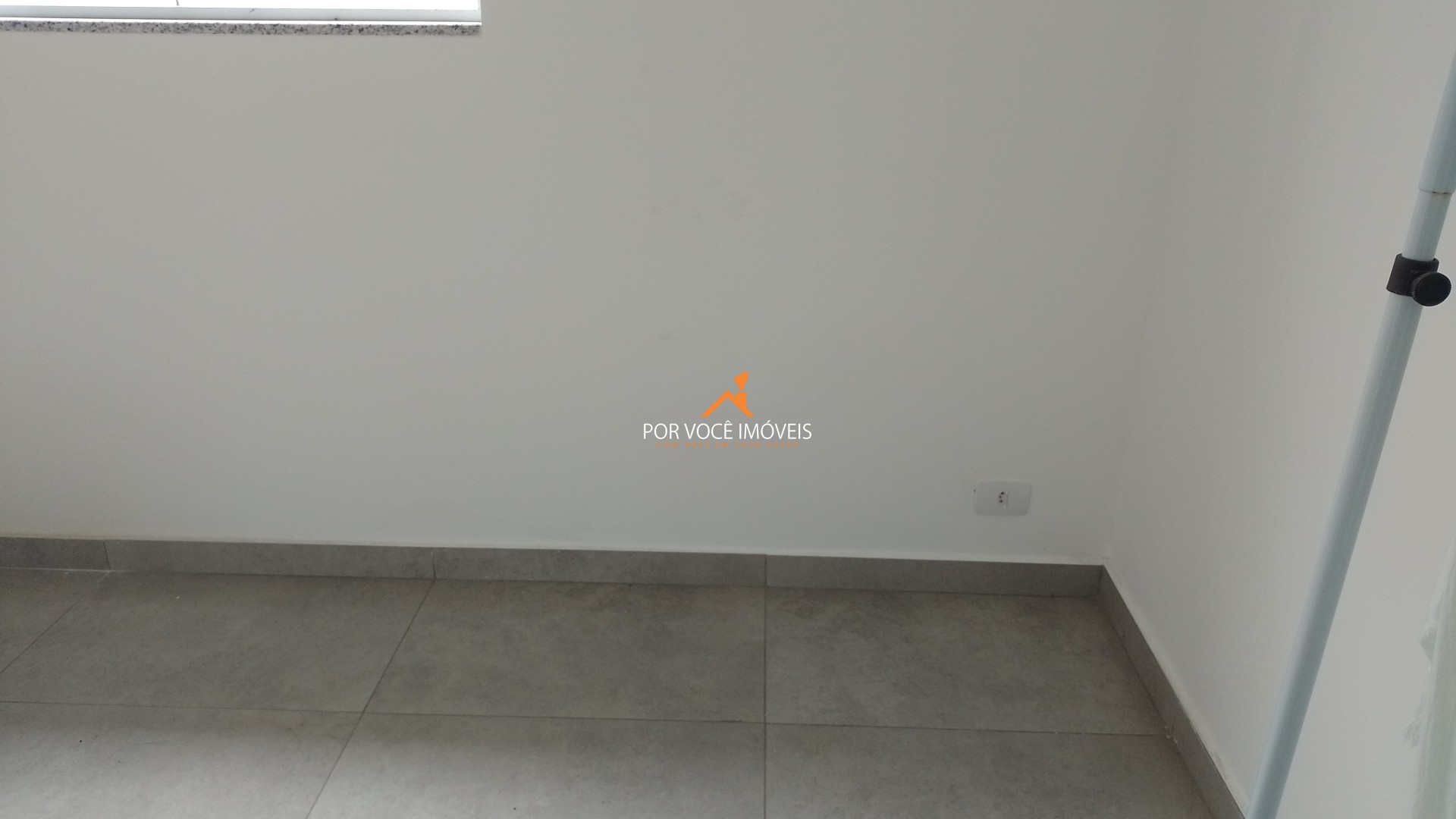 Casa com 2 quartos, duplex, com garagem para 2 carros