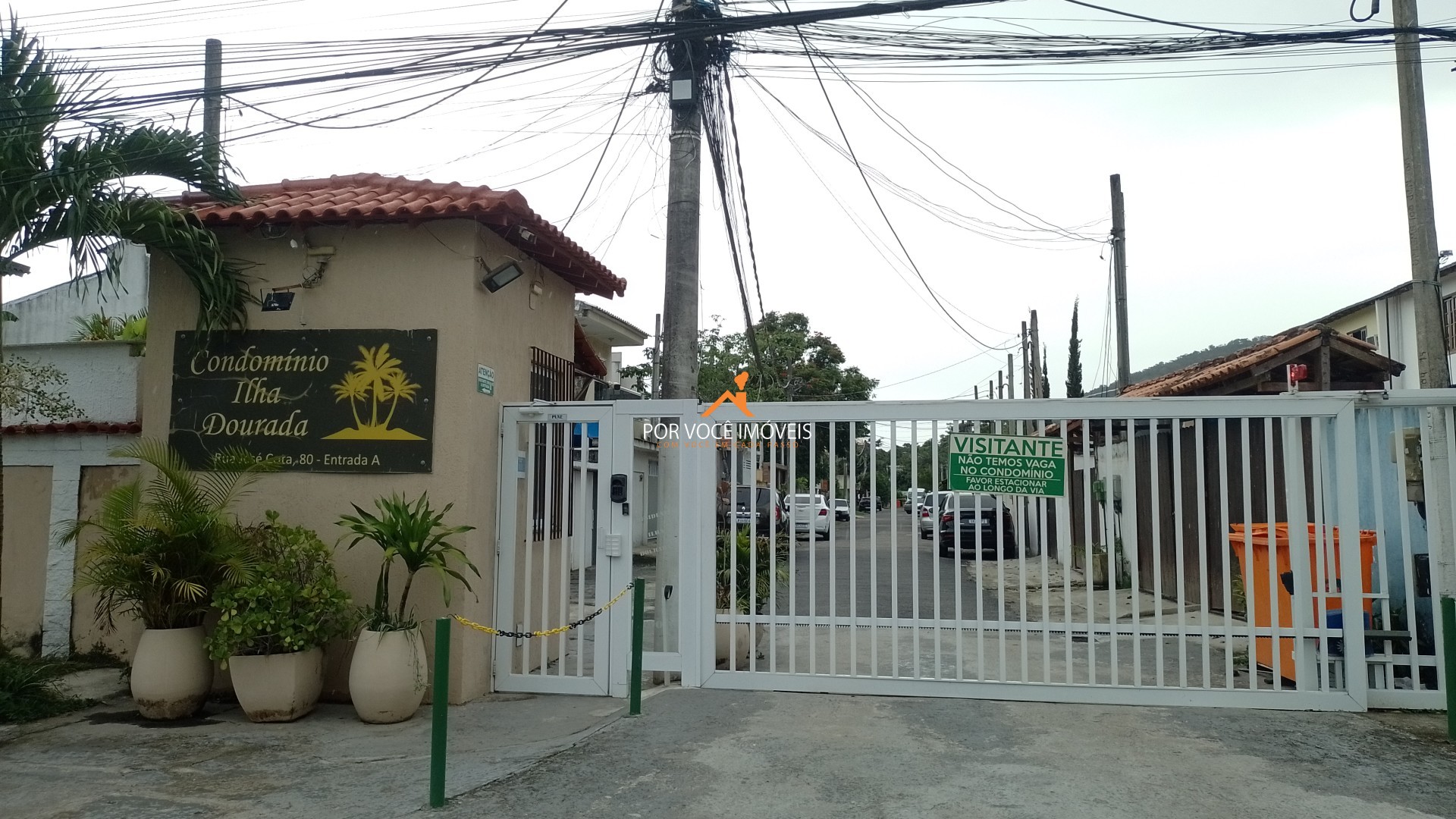 Casa com 2 quartos, duplex, com garagem para 2 carros