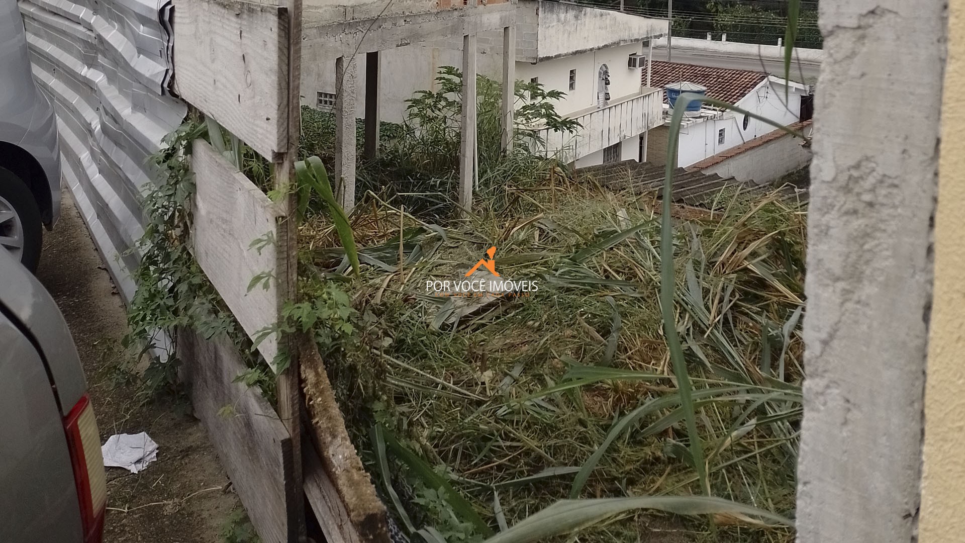 Terreno de 190m² no Condomínio Village dos Amorins