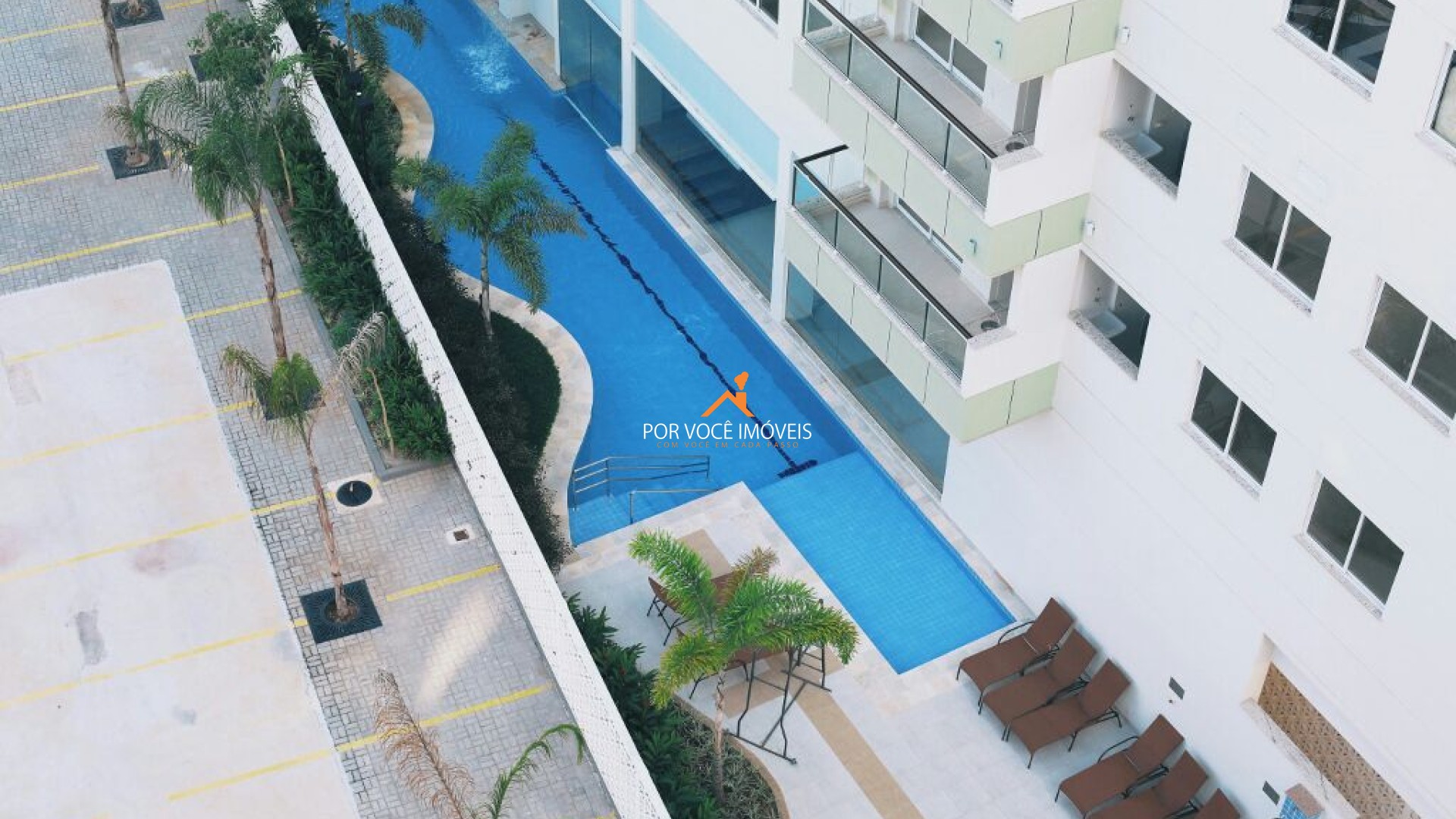Apartamento para locação com armários no Condomínio Grand Village Freguesia Residence Club