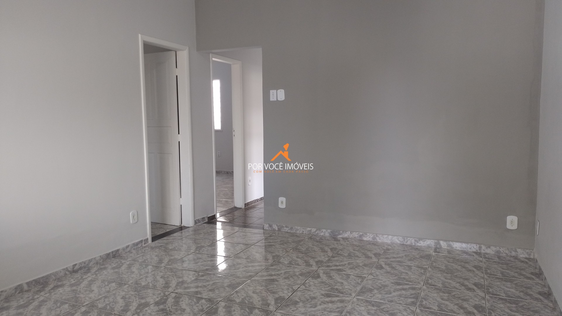 Casa com 3 quartos e garagem, Vila Nova, próximo ao Adonai