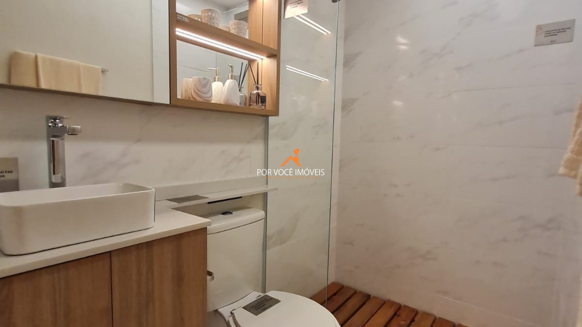 Apartamento com uma Suíte no condomínio Villa Santé