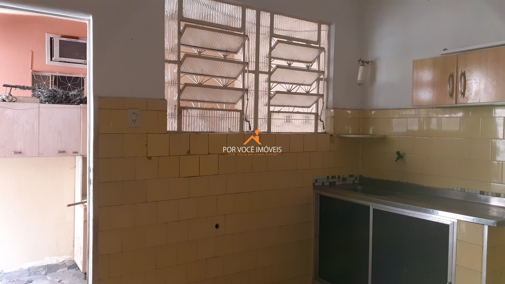02 casas, próximo ao BRT Pinto Teles