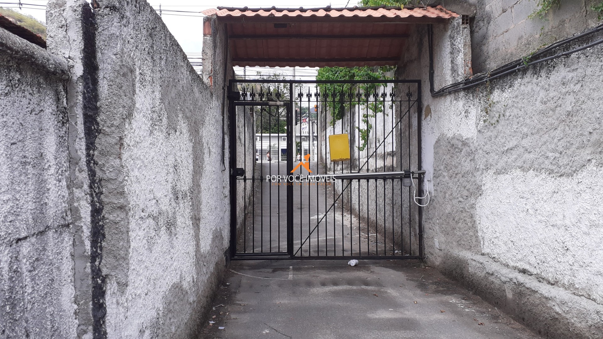02 casas, próximo ao BRT Pinto Teles