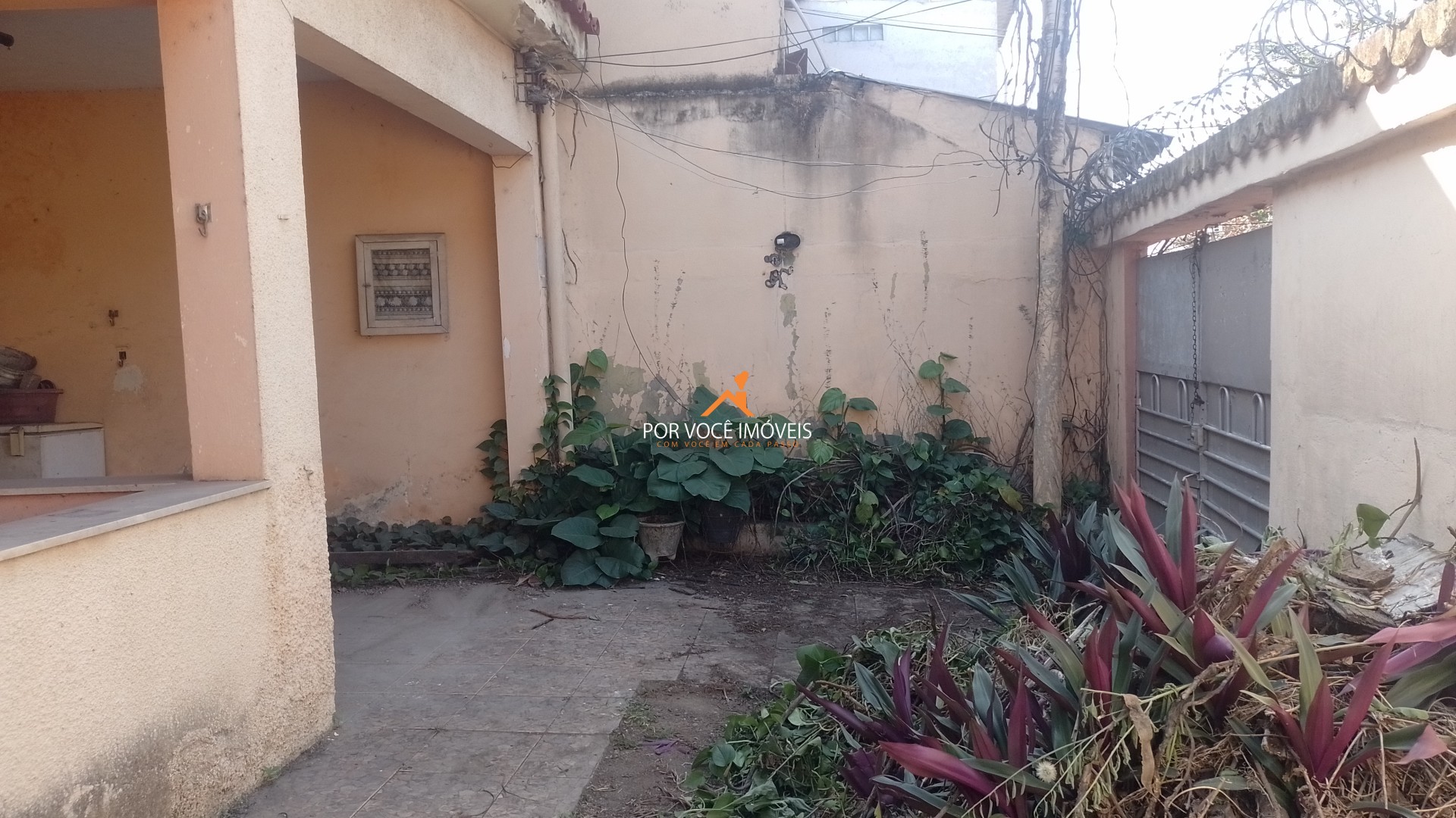 Casa com 2 quartos sendo 1 suíte, na Praça do Corinto