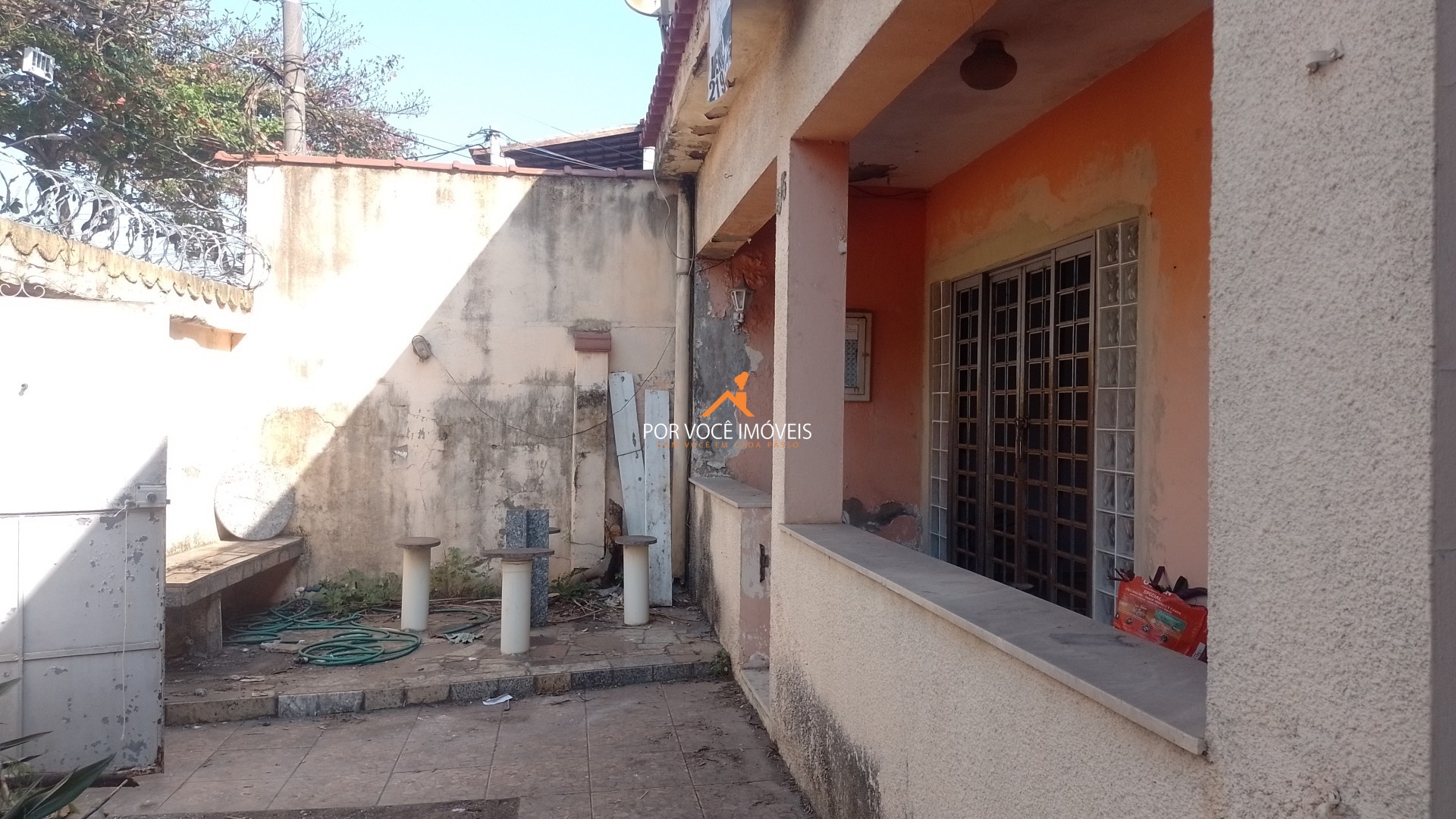 Casa com 2 quartos sendo 1 suíte, na Praça do Corinto