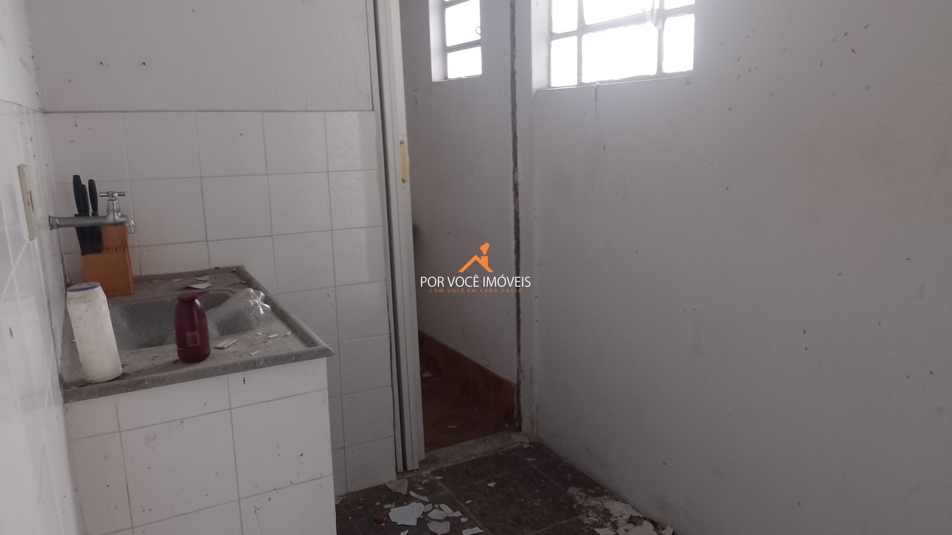 Casa com 2 quartos sendo 1 suíte, na Praça do Corinto
