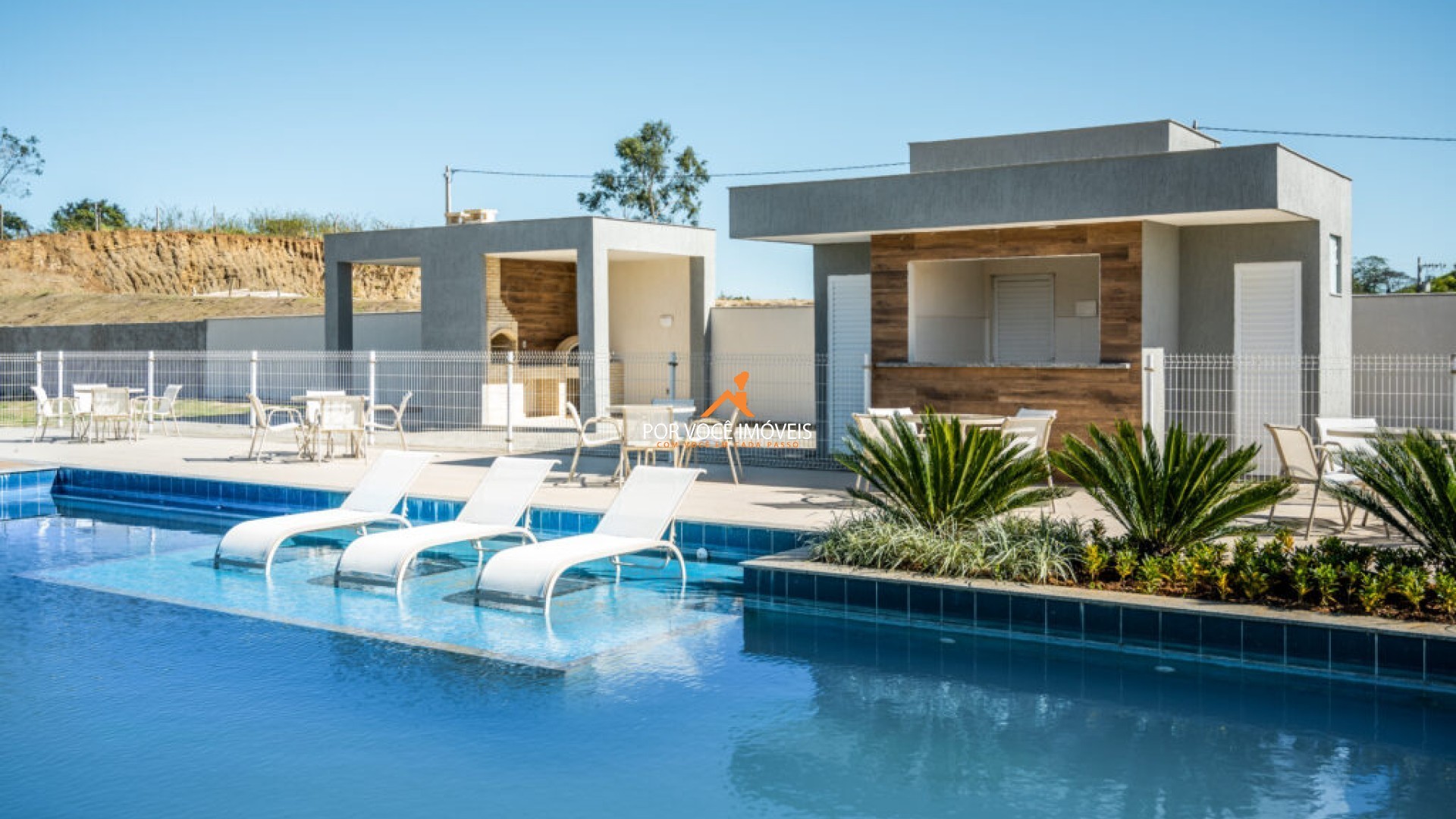 Lote de 152m² no Condomínio Holiday Park Land