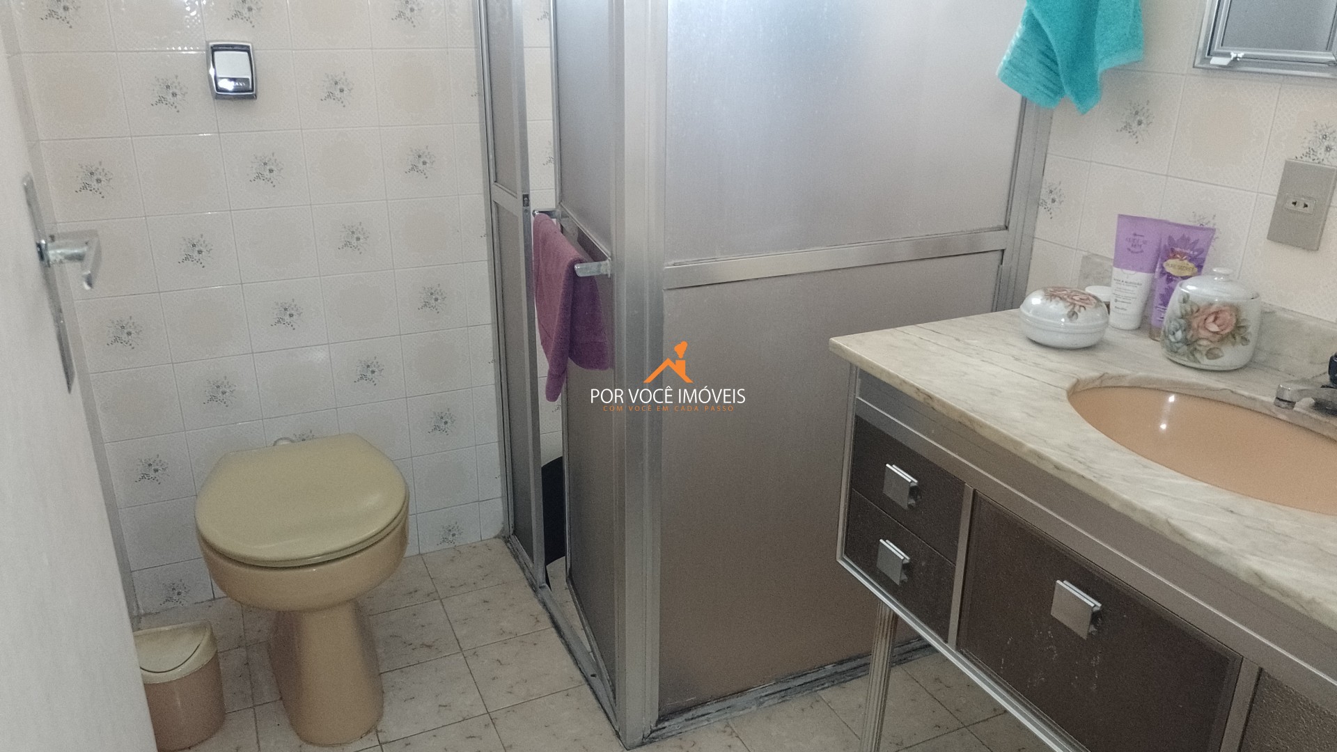 Casa à Venda com 3 Quartos e Terraço no São Jorge