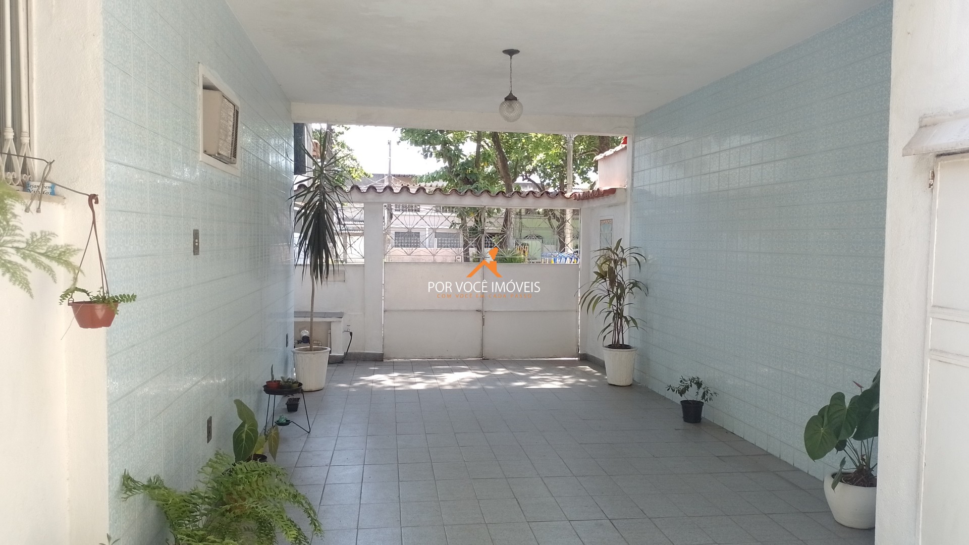 Casa à Venda com 3 Quartos e Terraço no São Jorge