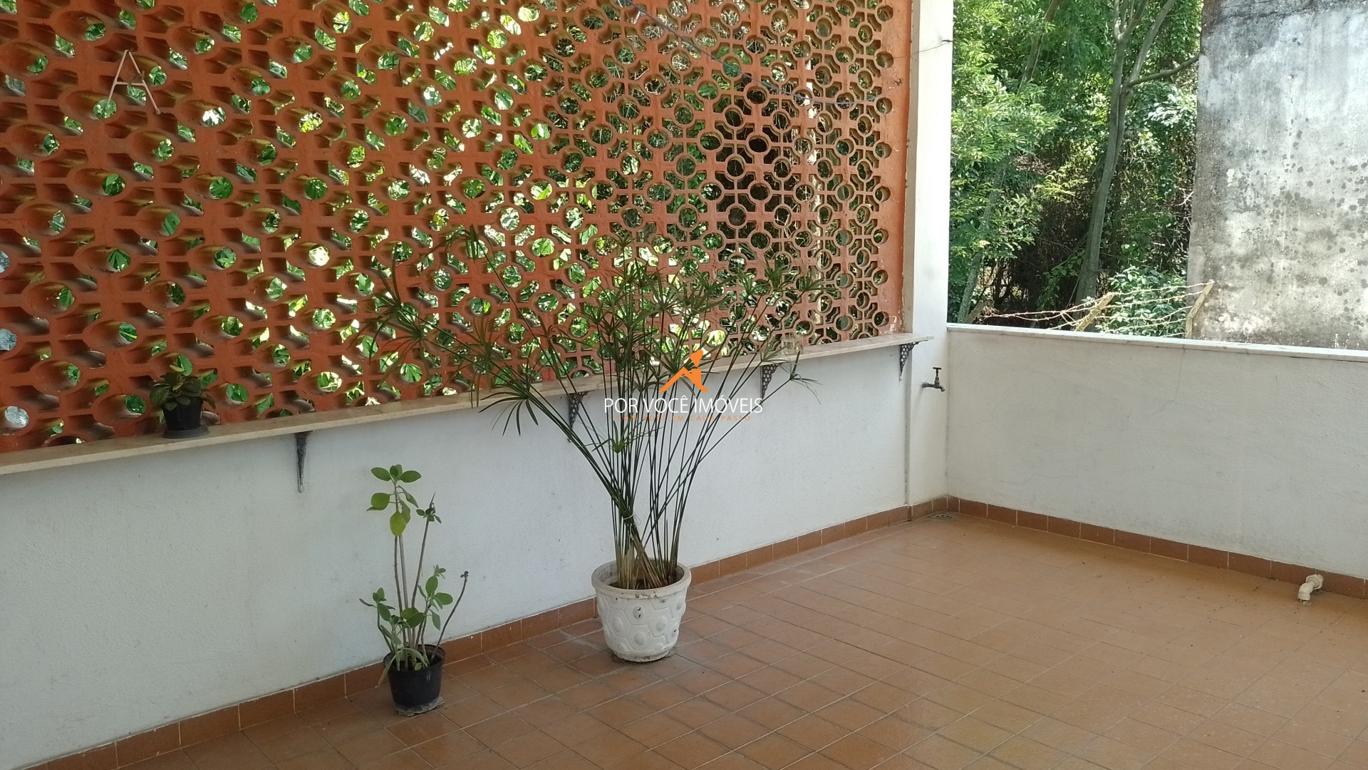 Casa à Venda com 3 Quartos e Terraço no São Jorge