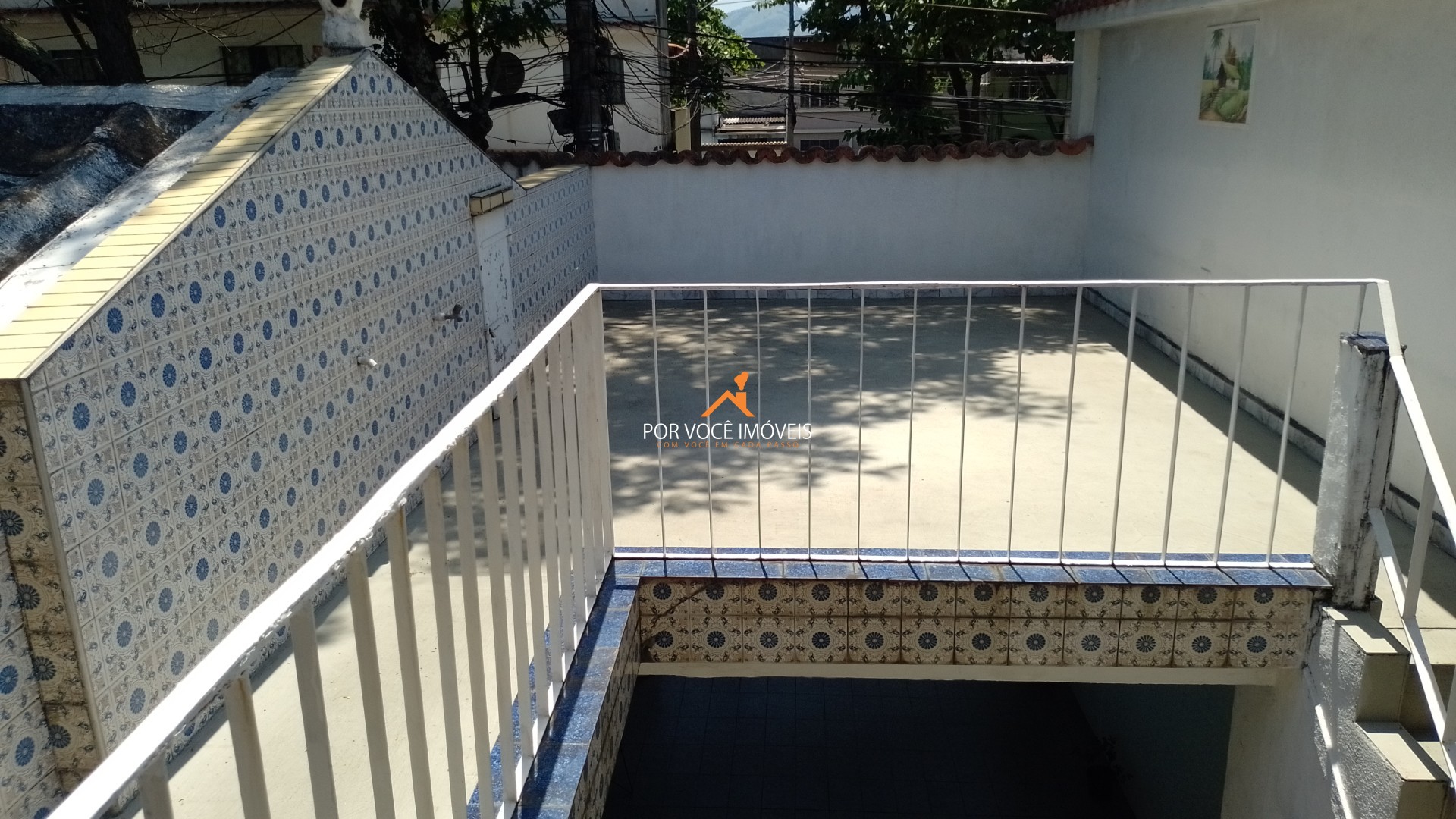 Casa à Venda com 3 Quartos e Terraço no São Jorge