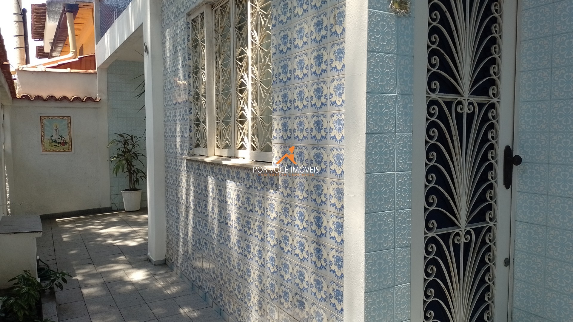 Casa à Venda com 3 Quartos e Terraço no São Jorge