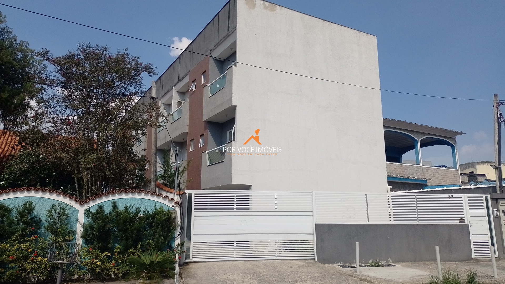 Casa com 2 suítes em Condomínio ao lado do West Shopping