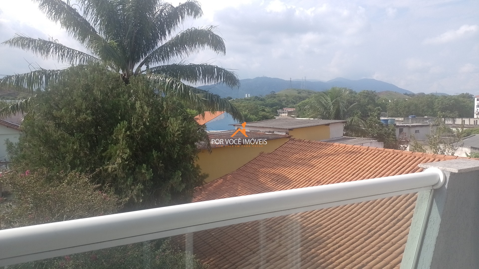 Casa com 2 suítes em Condomínio ao lado do West Shopping