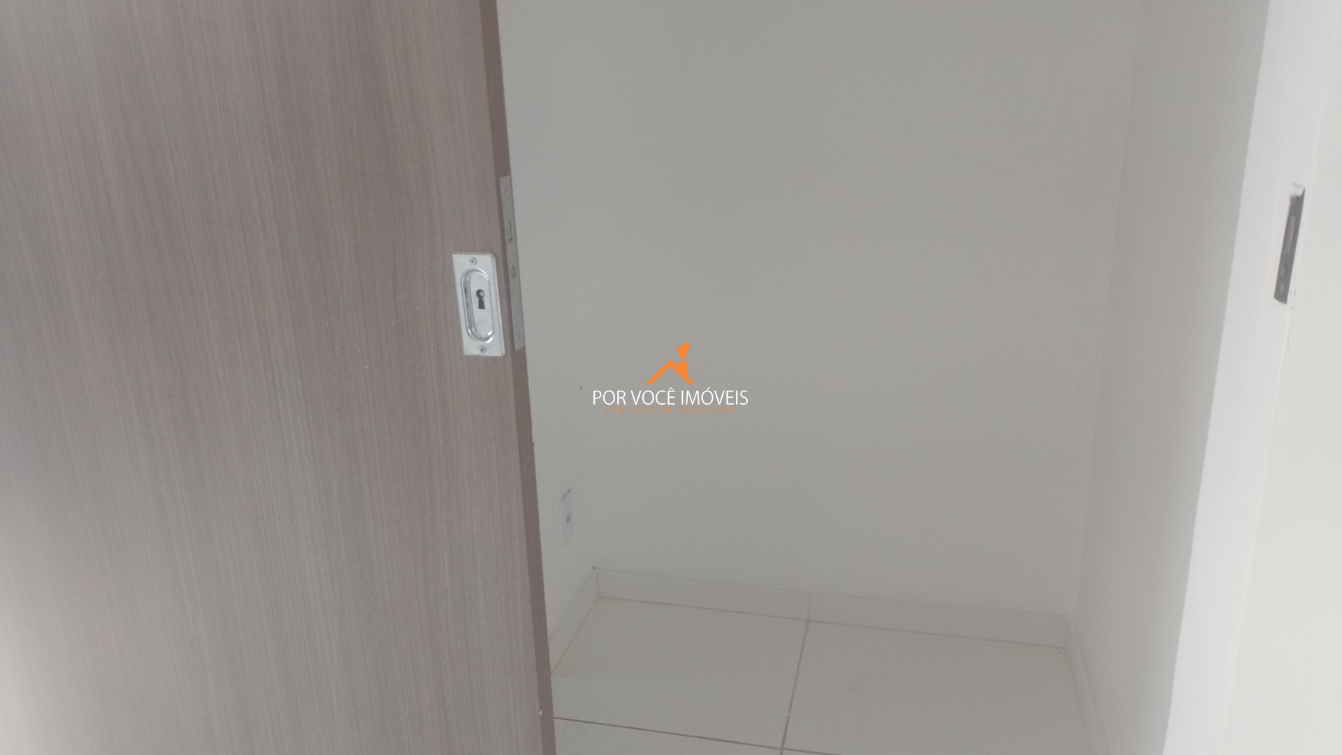 Casa com 2 suítes em Condomínio ao lado do West Shopping