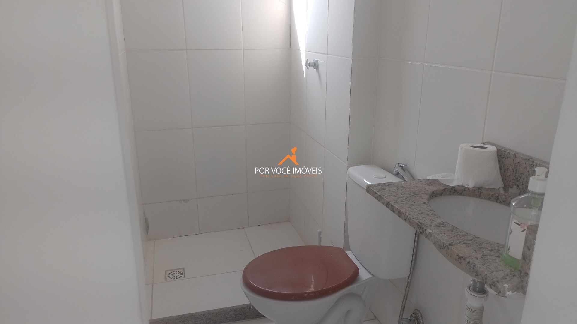 Casa com 2 suítes em Condomínio ao lado do West Shopping