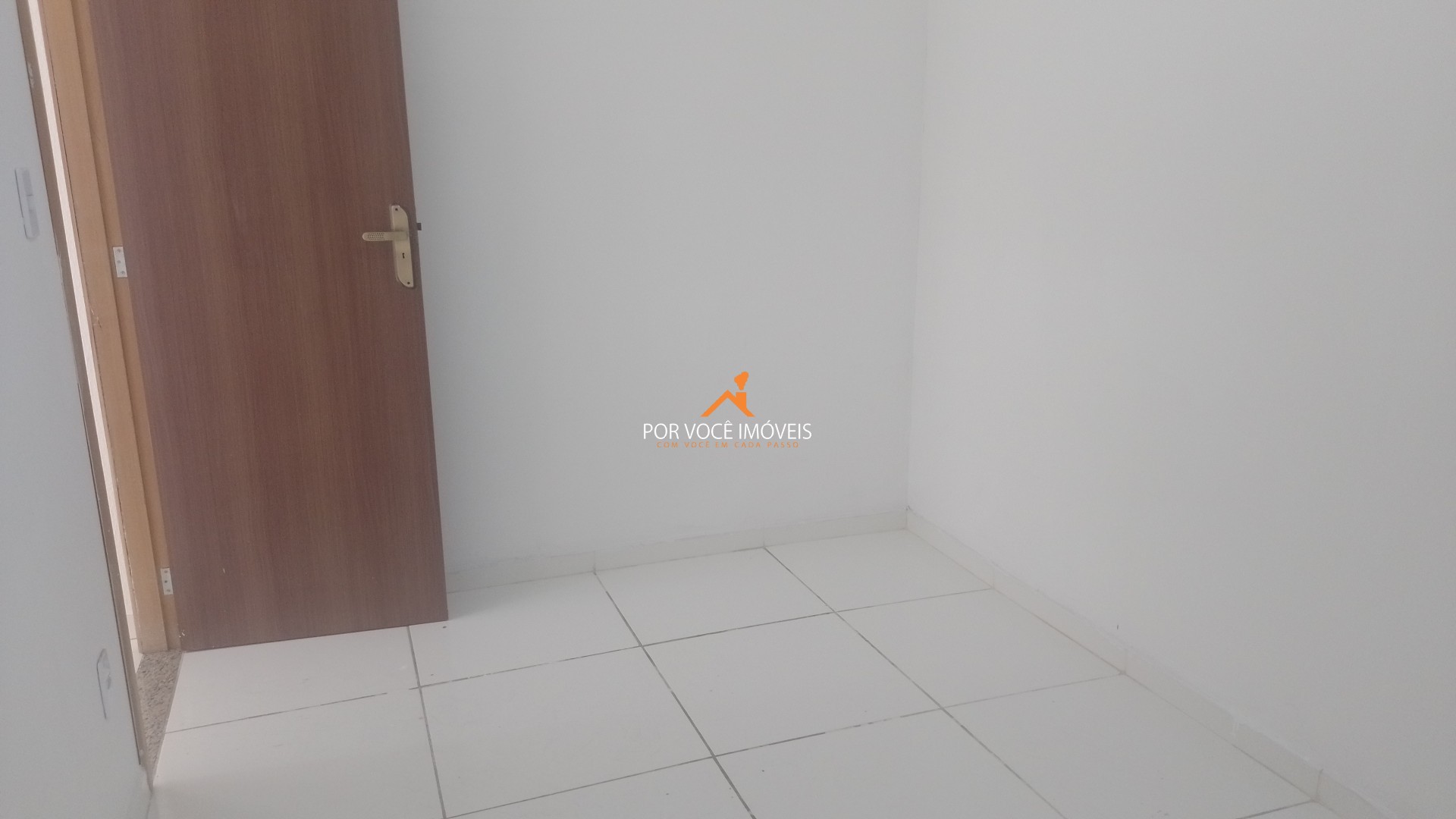 Casa com 2 suítes em Condomínio ao lado do West Shopping