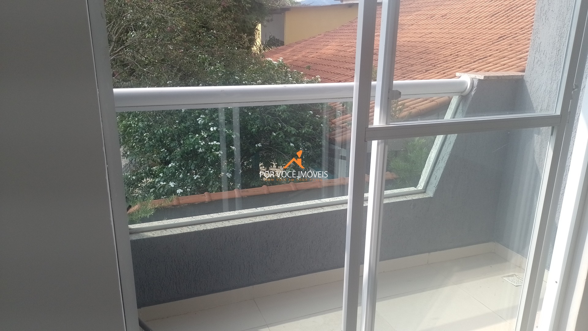Casa com 2 suítes em Condomínio ao lado do West Shopping
