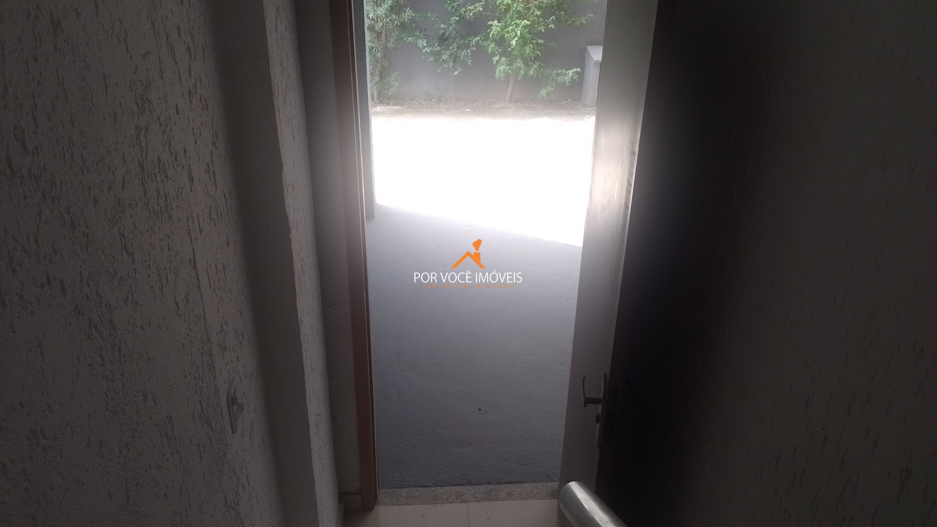 Casa com 2 suítes em Condomínio ao lado do West Shopping