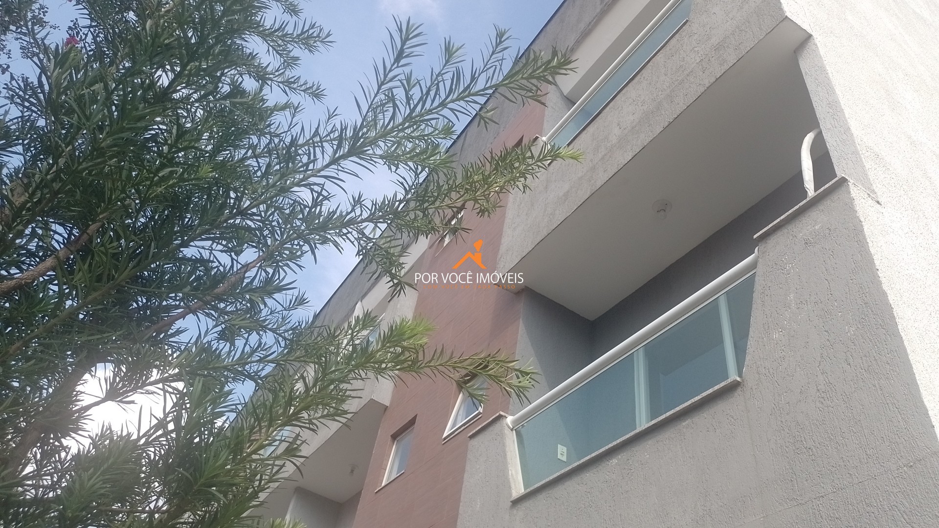 Casa com 2 suítes em Condomínio ao lado do West Shopping