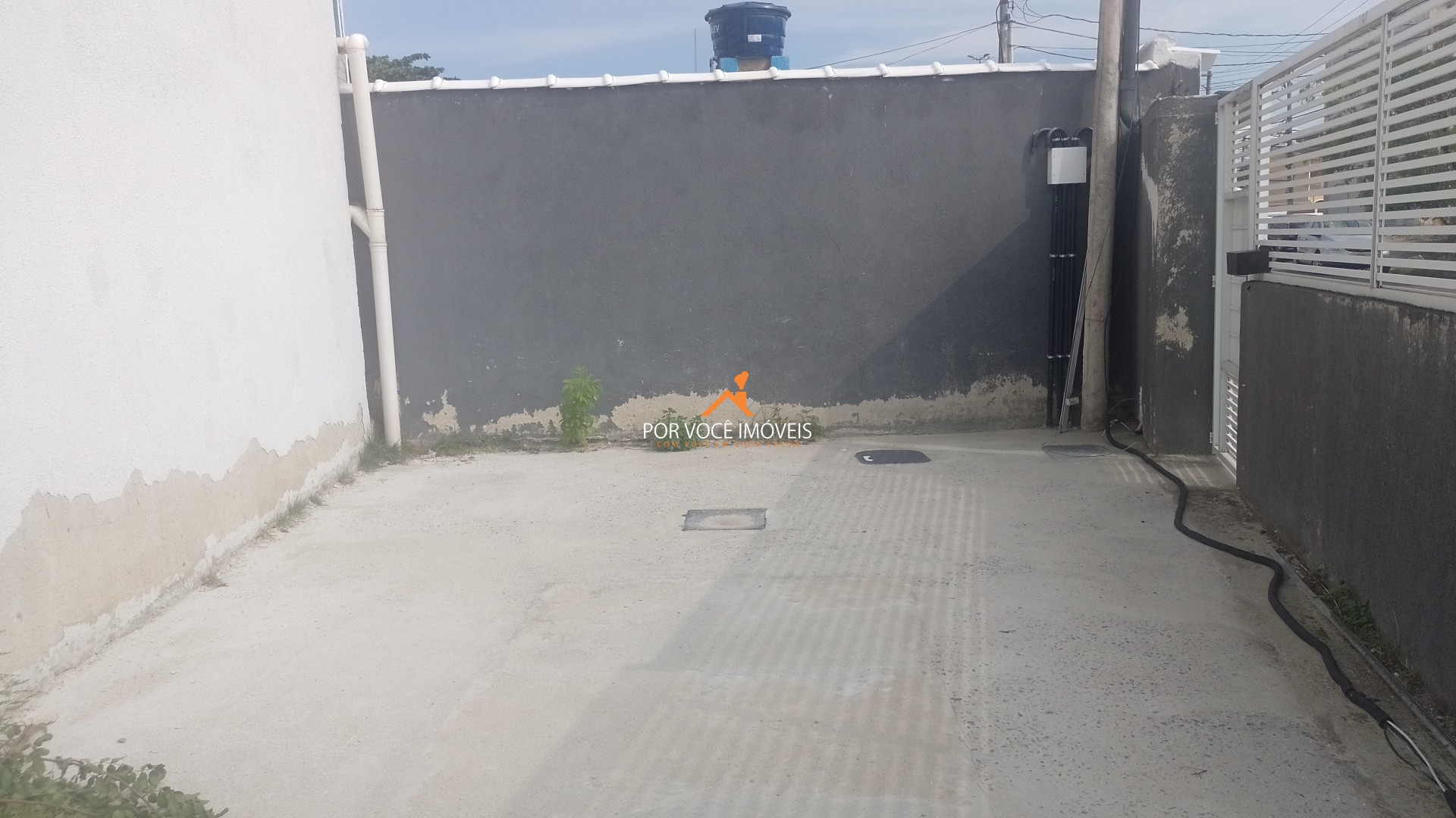 Casa com 2 suítes em Condomínio ao lado do West Shopping