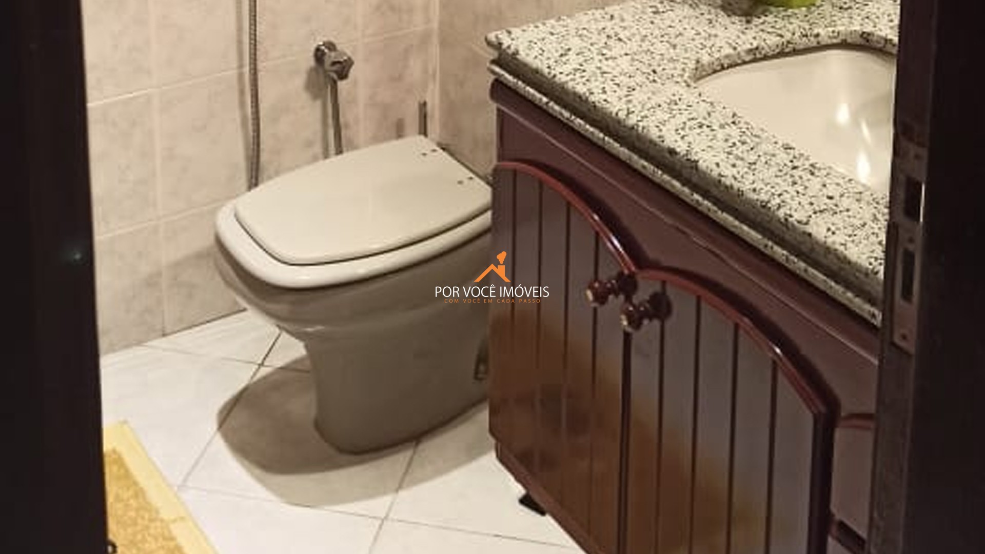 Casa com 3 quartos em Condomínio, próximo ao Hospital Oeste D'or
