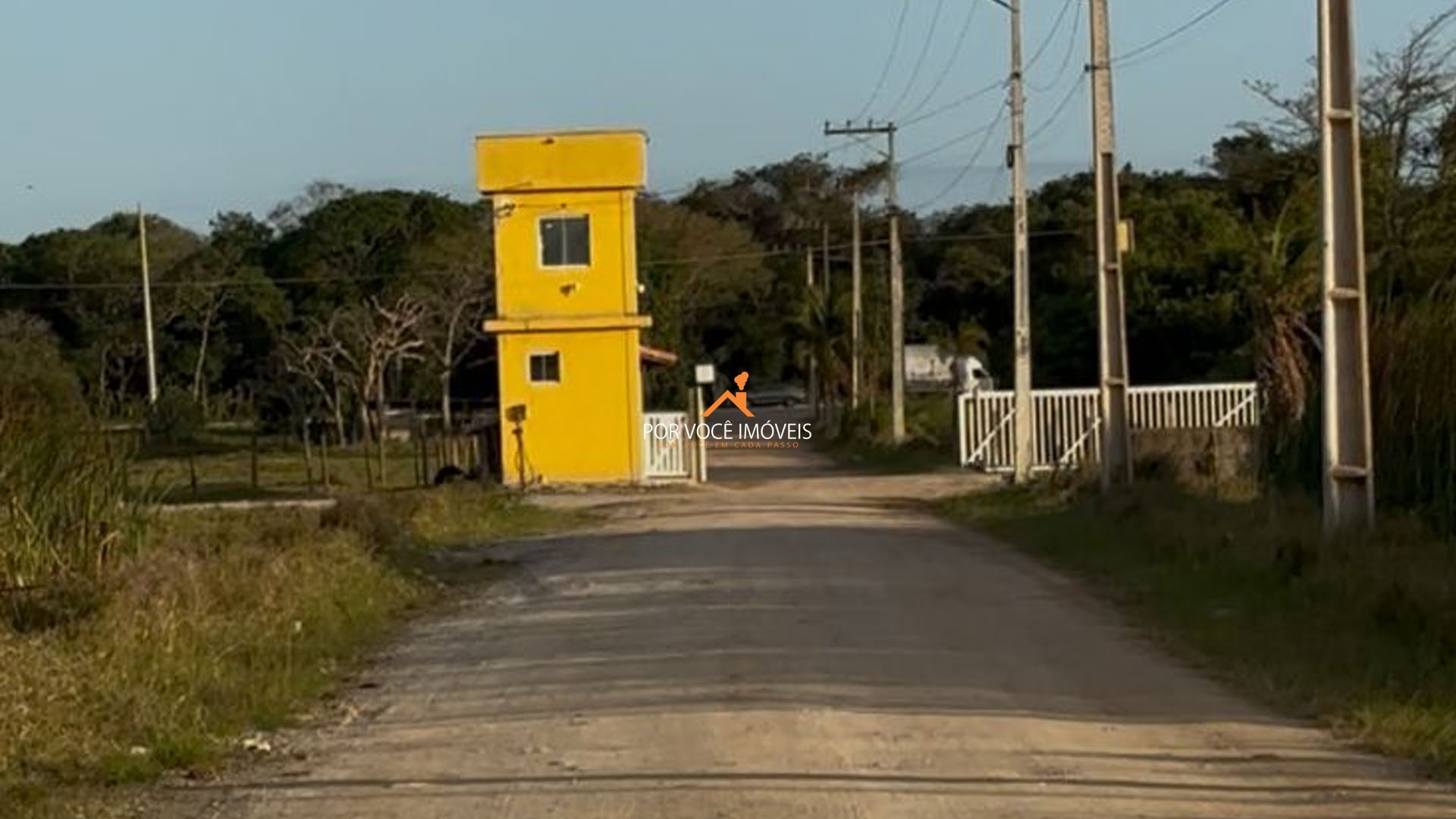 Lote de 200m² no Condomínio Costa do Sol II