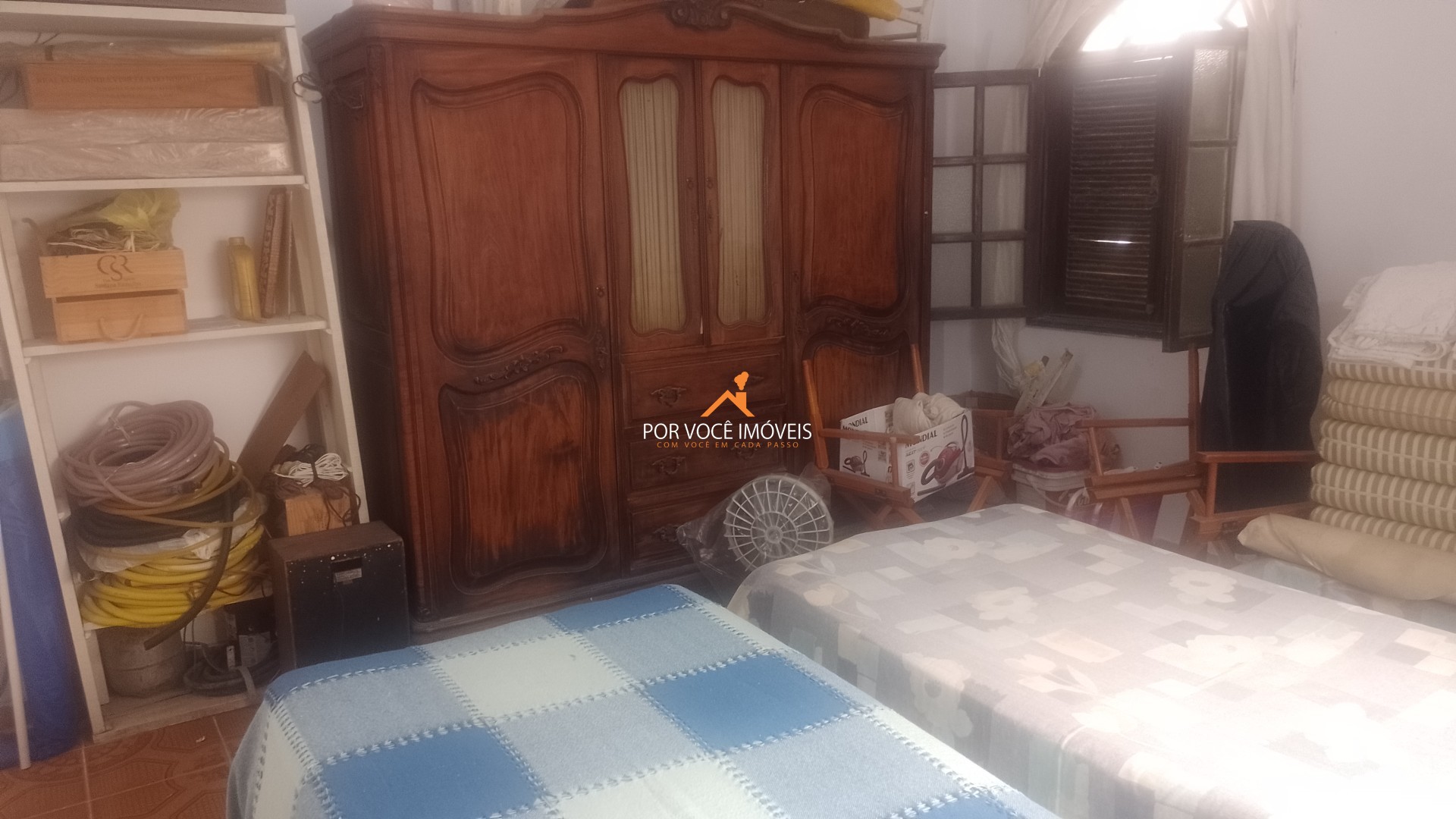 Casa com 2 quartos, sendo 1 suíte de frente para o mar