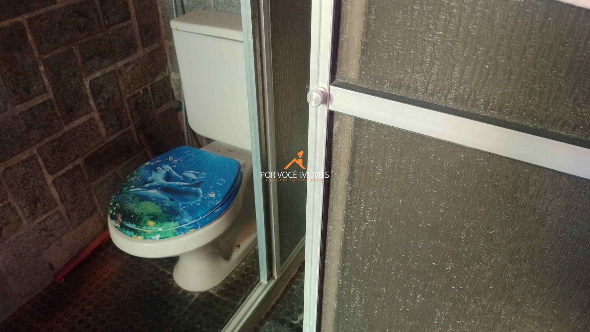 Casa com 2 quartos, sendo 1 suíte de frente para o mar