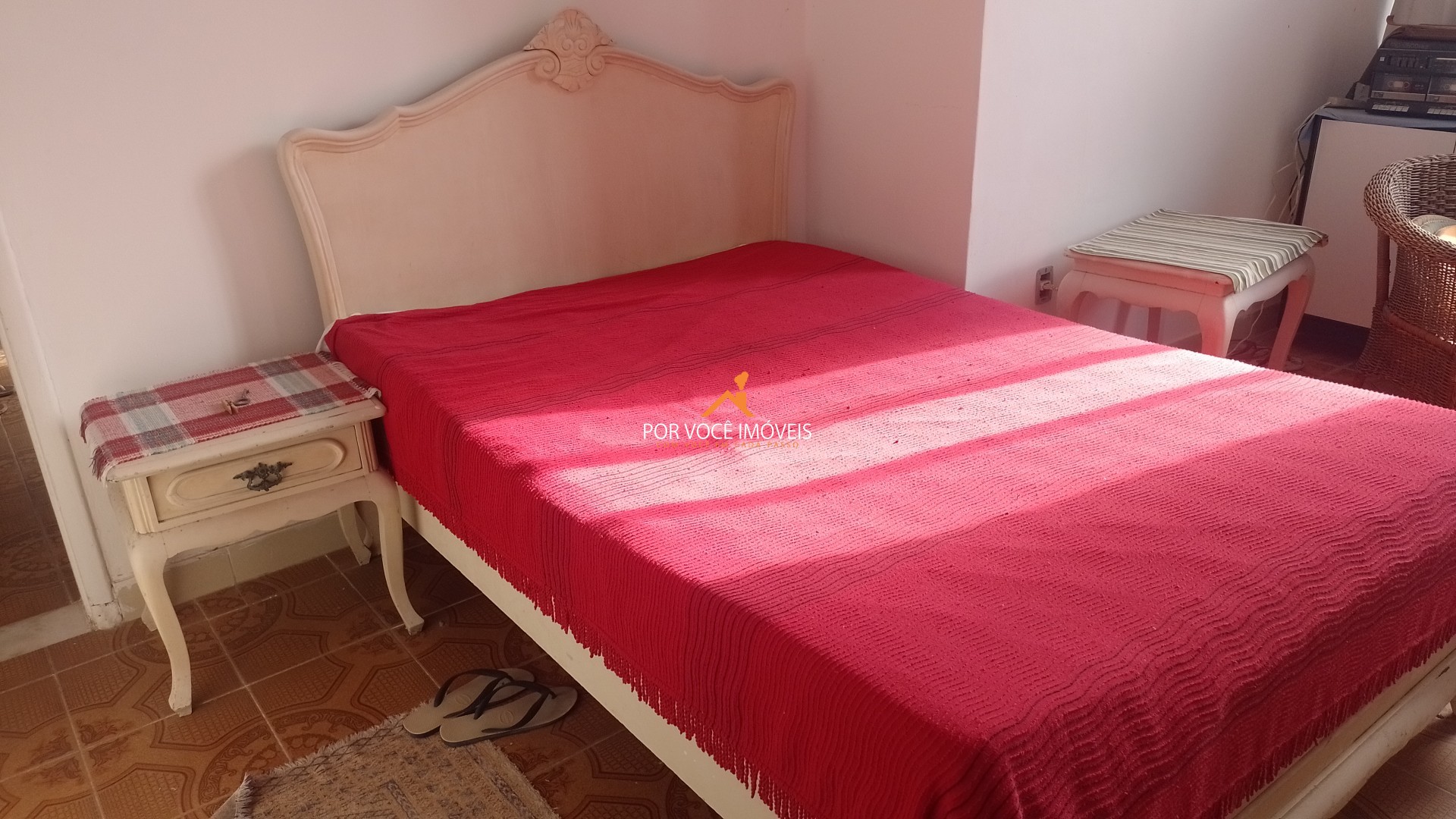 Casa com 2 quartos, sendo 1 suíte de frente para o mar