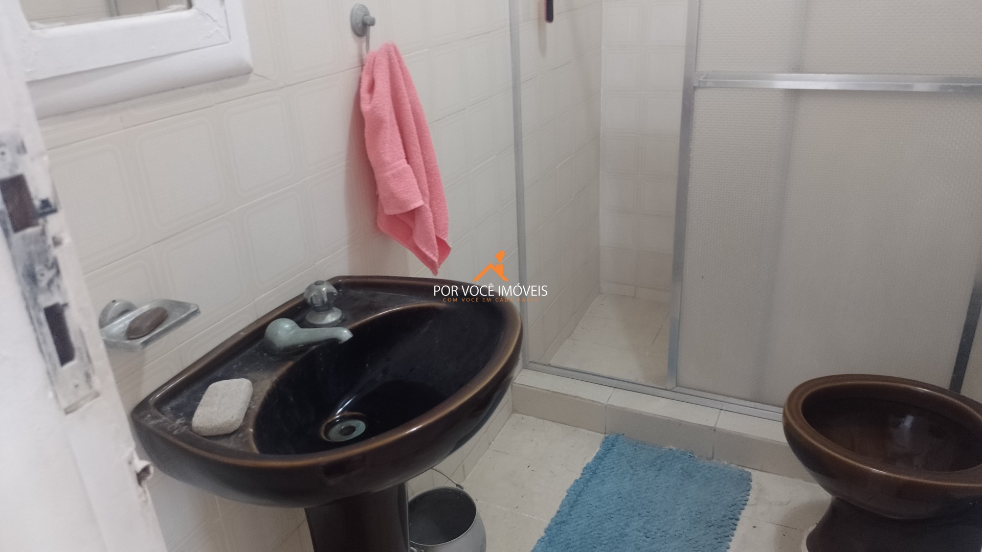 Casa com 2 quartos, sendo 1 suíte de frente para o mar