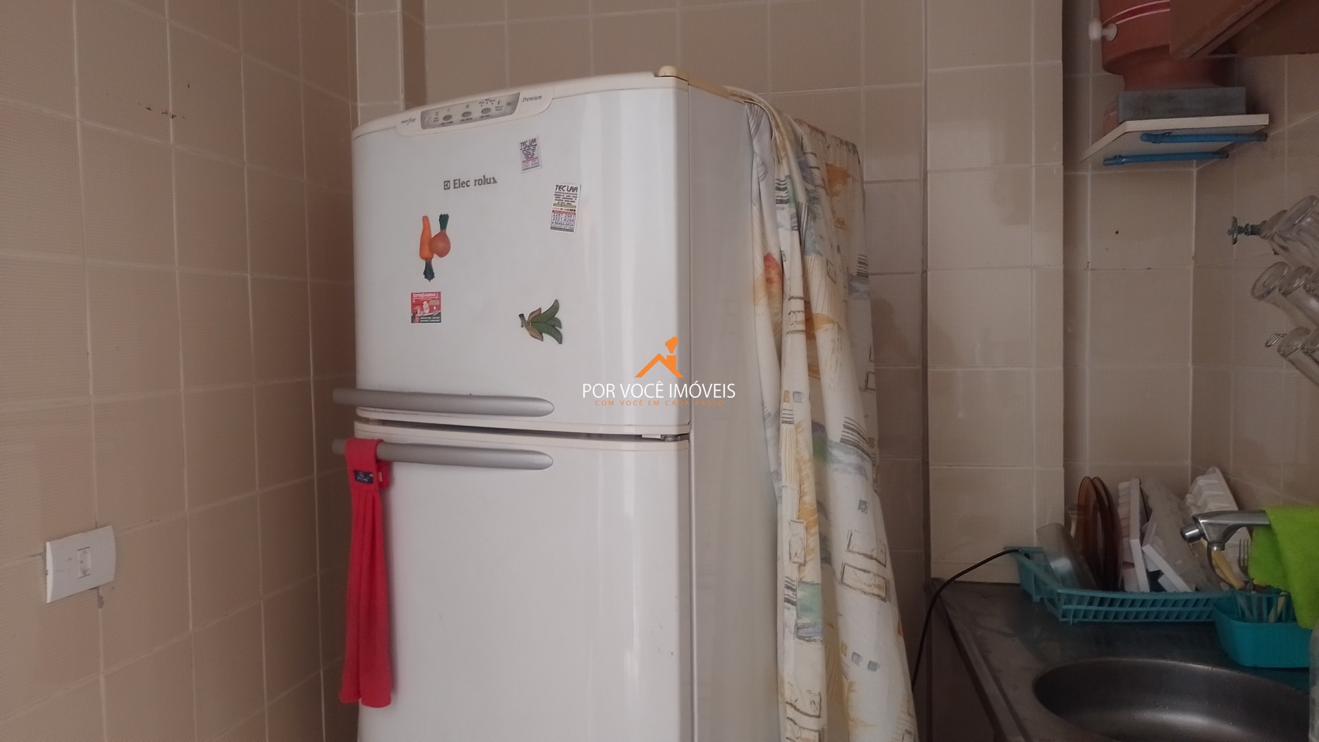 Casa com 2 quartos, sendo 1 suíte de frente para o mar
