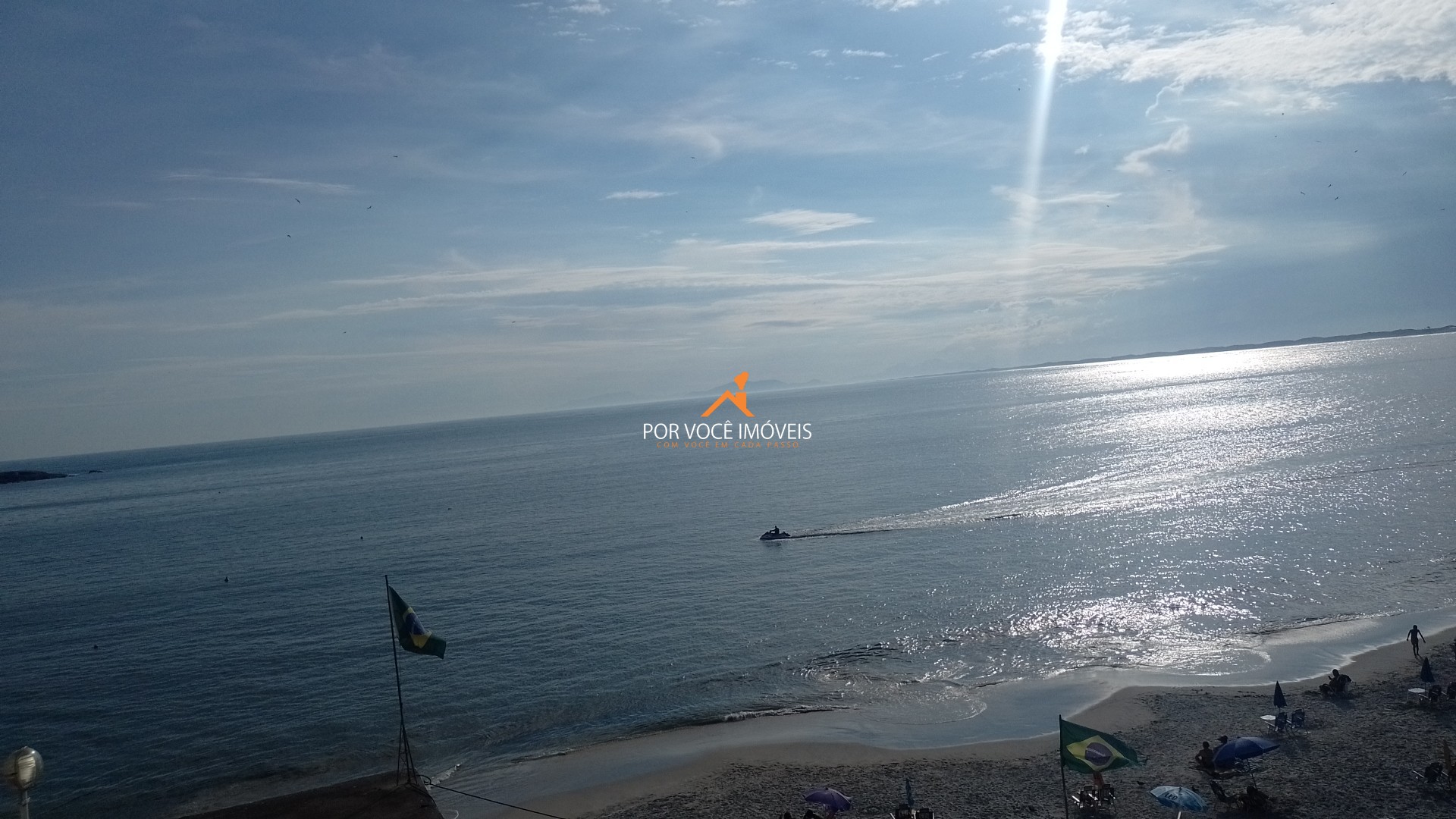 Casa com 2 quartos, sendo 1 suíte de frente para o mar