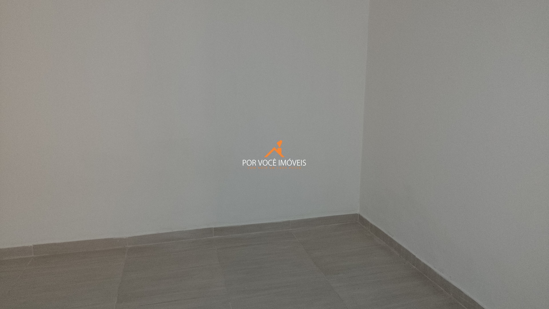 Casa com 2 quartos e garagem