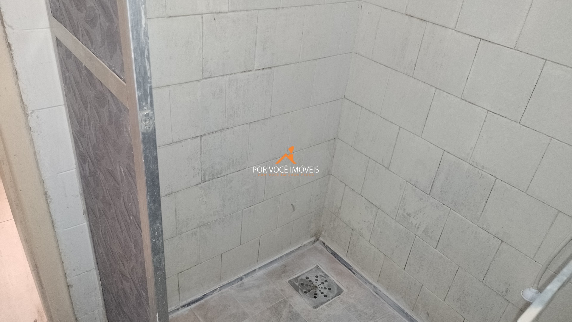 Casa com 2 quartos e garagem