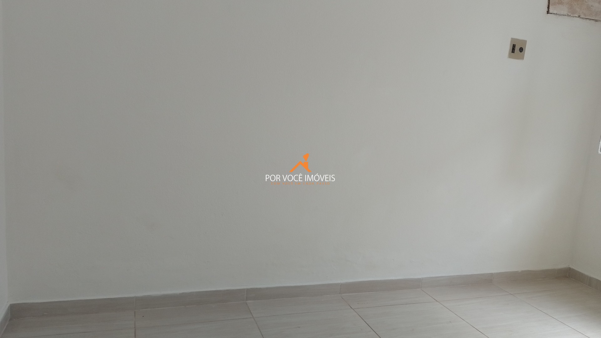 Casa com 2 quartos e garagem