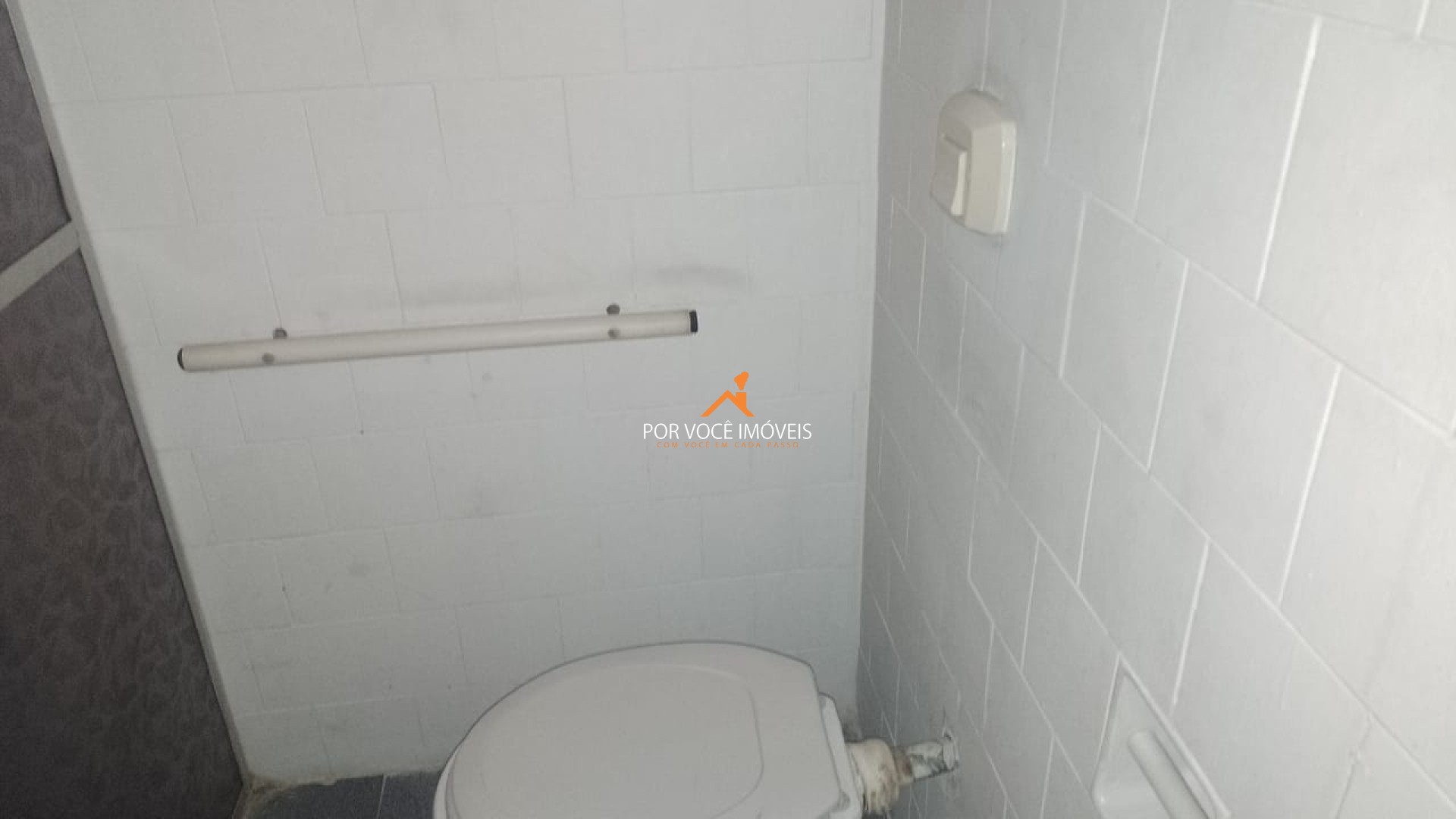 Casa com 2 quartos e garagem