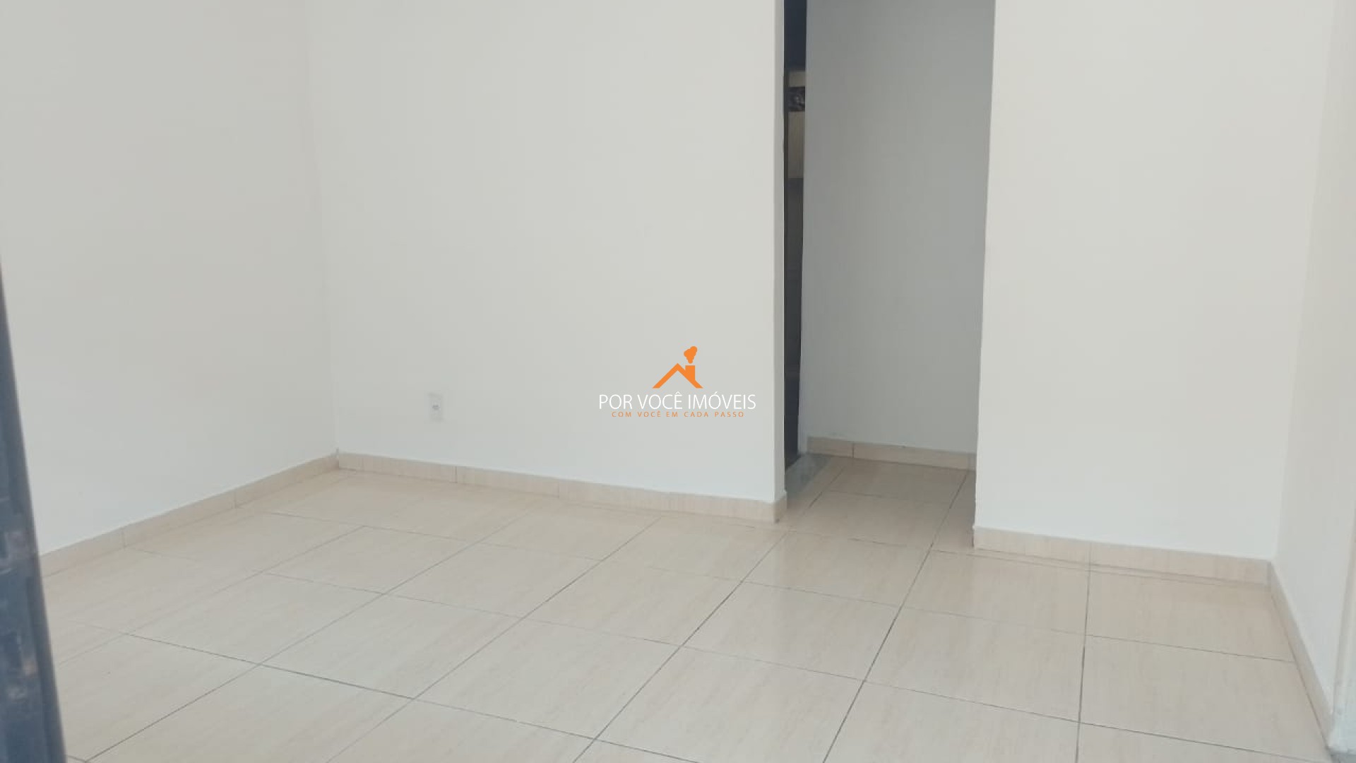 Casa com 2 quartos e garagem