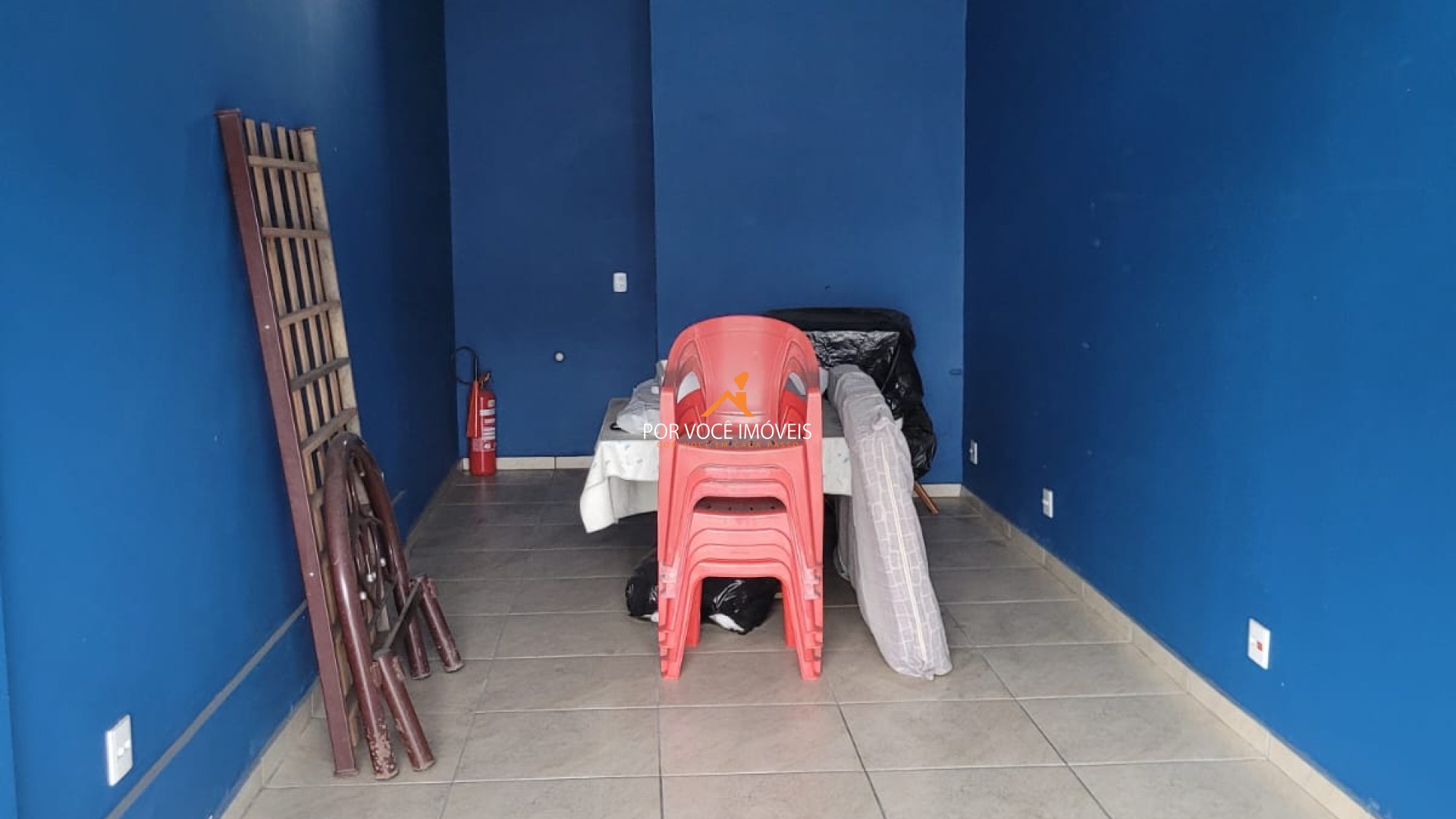 Loja próxima do Plaza Office